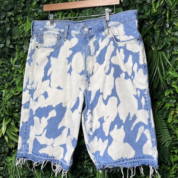 LEVI'S Shorts Men 38 Blue White Denim 469 Bleach Wash Distressed Hem‎ Jeans 2720 - Picture 1 of 9